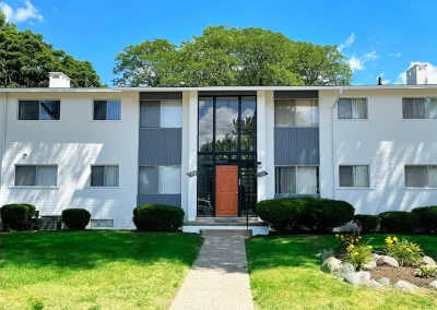 Front entrance of Golfview Apartments in Sterling Heights, MI