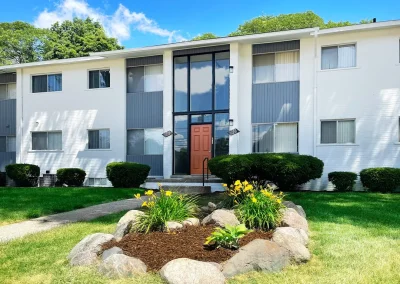 Landscaping at Golfview Apartments in Sterling Heights, MI