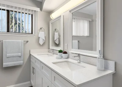 Luxurious bathroom at Golfview Apartments